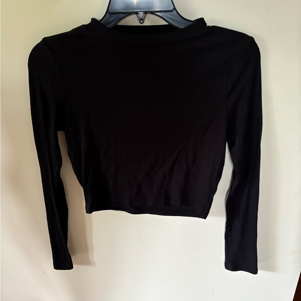 Black Long Sleeve Crop Top